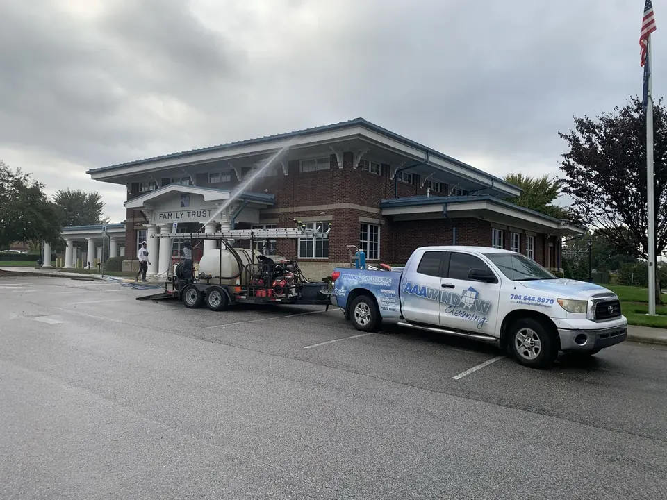 Commercial exterior window cleaning in Fort Mill, SC