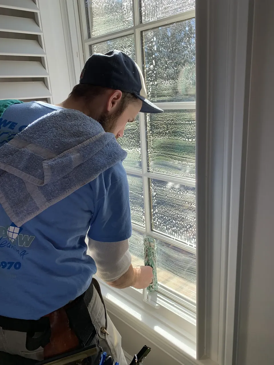 Interior residential window cleaning in Huntersville
